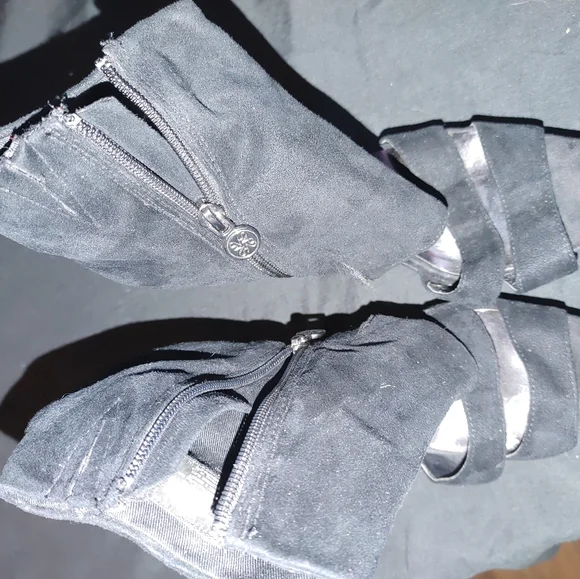 Simply Vera Wang suede open toed pumps sz 8 - Picture 2 of 5